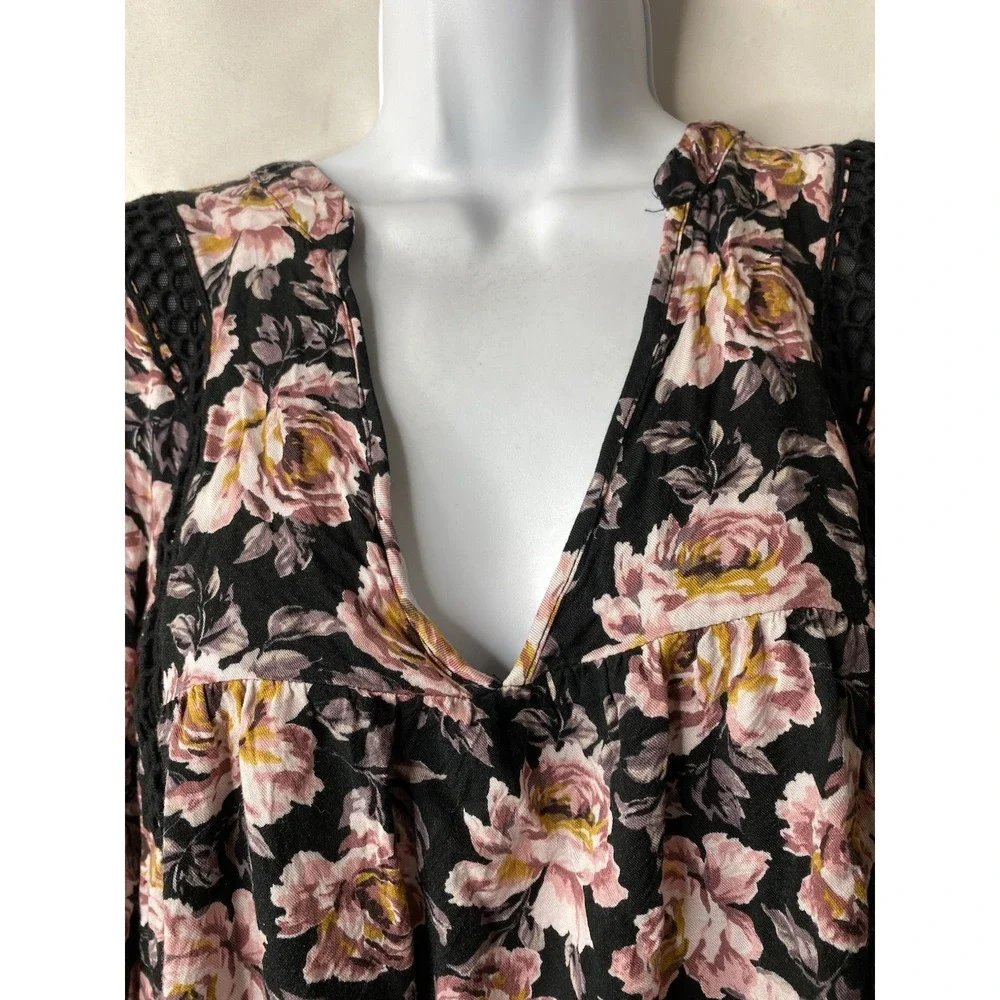 Torrid Womens Dark Floral Shirt Size 2 Dark Romantic Peasant Flowy Coquette Glam - Picture 2 of 13